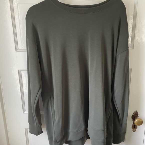 SAGE Collective Green Top NWOT - Picture 1 of 2